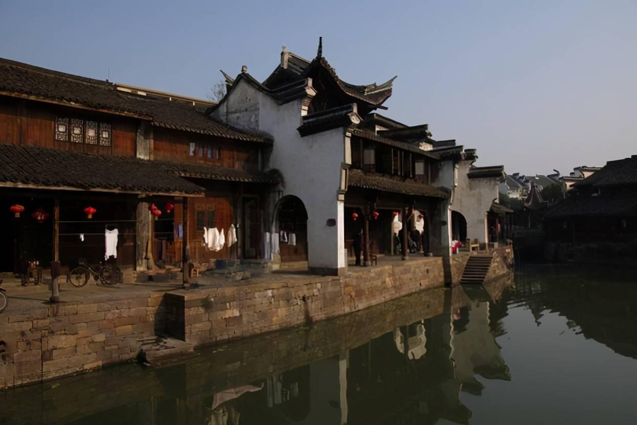 地方两会观察|总量突破 质效提升——从地方两会看多个城市GDP迈上新台阶